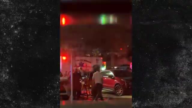 波波維奇在餐館突然暈倒 被擔(dān)架抬上救護(hù)車(chē)
