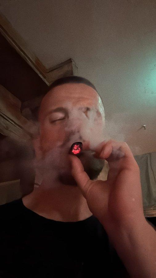 冠軍之味，戴爾抽雪茄慶祝首冠！
