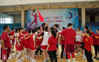 女籃體能訓(xùn)練，張子宇缺席，李夢王思雨態(tài)度端正。