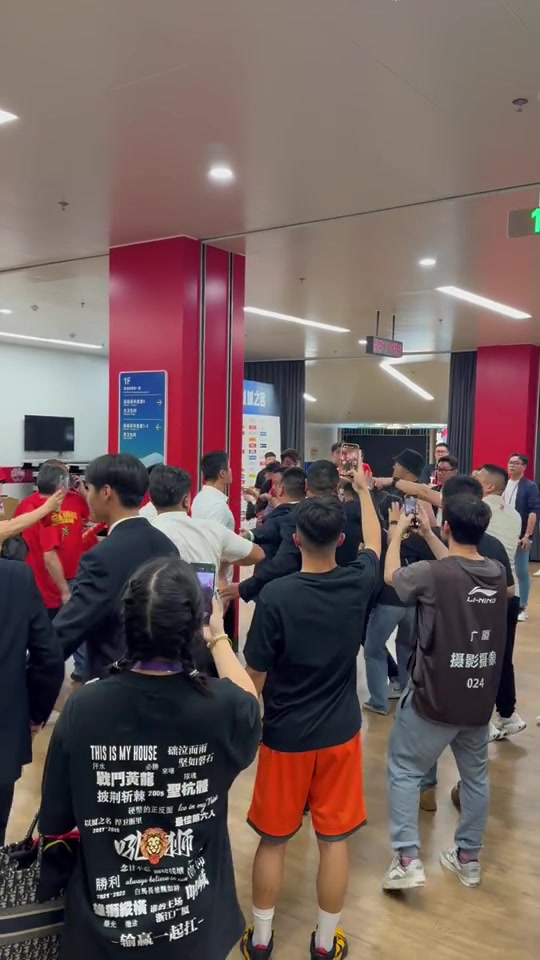 賽后浙江球迷與首鋼方面也是發(fā)生沖突，首鋼俱樂部已報警