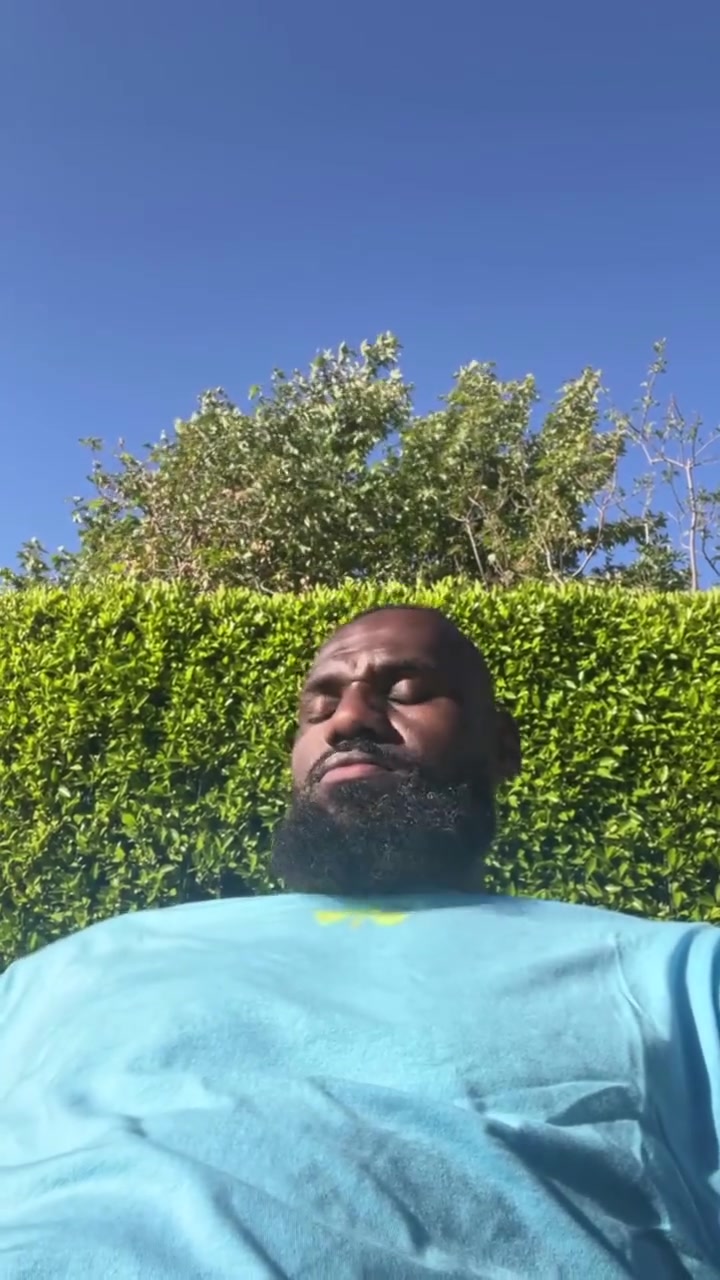 這位老同志快退休了就是愜意！40歲老頭休賽期的午后